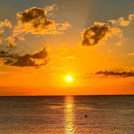 Regal Beach Club George Town Ngoại thất bức ảnh